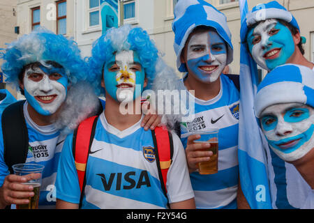 Gloucester, Großbritannien. 25. Sep 2015. Argentinien-Rugby-Fans genießen die Atmosphäre vor dem Spiel außerhalb Kingsholm vor Kick-off-25 September 2015" Credit: PixBytes/Alamy Live News Stockfoto