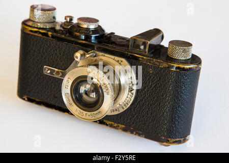 Dieser Jahrgang 35mm Leica Ia-Kamera ist ein historisches Symbol und hat seit Jahrzehnten von Reportern und Straßenfotografen verwendet Stockfoto