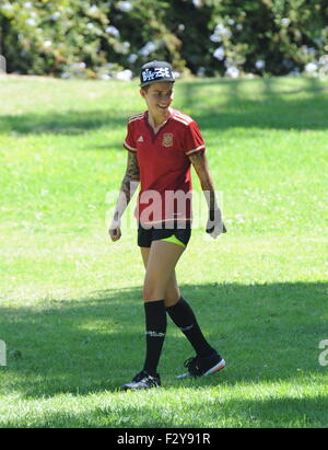 "Orange ist das neue Schwarz" Schauspielerin Ruby Rose und ihr Verlobter Phoebe Dahl genießen Sie einen Nachmittag Fußball und Segways Griffith Park mit: Ruby Rose wo: Los Angeles, California, Vereinigte Staaten von Amerika bei: 25. Juli 2015 Stockfoto