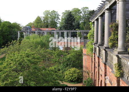 Hampstead Heath Erweiterung, Pergola & Iverforth House, London Stockfoto