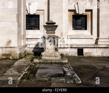 St Alfege Church äußere des Gebäudes und Grab. Greenwich, London Stockfoto