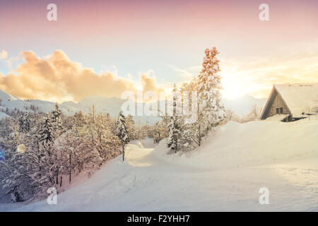 Winter Ferienhaus in Slowenien Alpen-Europa Stockfoto