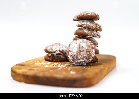 Selbstgemachter Kuchen Cookies isoliert auf weißem Hintergrund Stockfoto