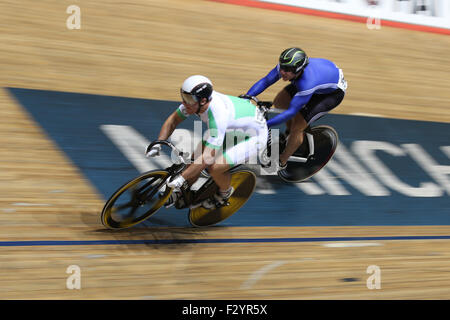 Manchester, Großbritannien. 26 Sep, 2015. thomas Rotherham führt Matthäus in der männlichen sprint Viertelfinale am 2015 British Cycling national track Meisterschaften an der nationalen Radfahren center in Manchester, England. Die jährliche Veranstaltung bietet eine einzigartige Gelegenheit für die öffentliche Welt Klasse Radfahrer im Wettbewerb um die begehrten britischen Meister Trikots zu sehen. Quelle: Ian hinchliffe/alamy leben Nachrichten Stockfoto