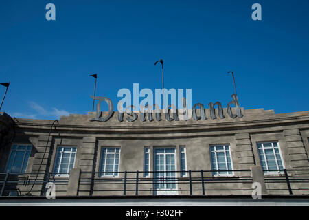 Dismaland, Verblüffung Park, Weston-Super-Mare. Somerset.  Arbeiten von über 50 Künstlern, organisiert von Banksy. Der Eingang. Stockfoto