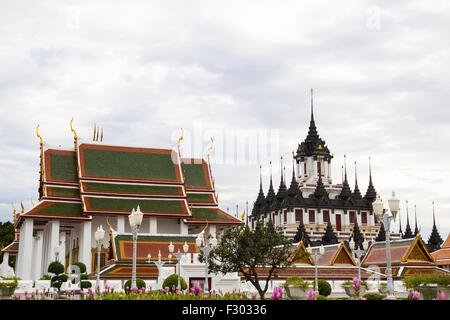 Loha Prasat Metall Palast in Bangkok Thailand im Wat Ratchanaddaram Tempel Stockfoto