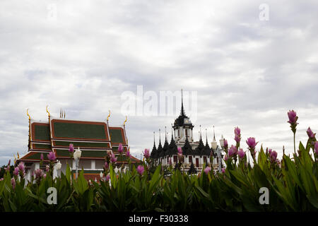 Loha Prasat Metall Palast in Bangkok Thailand im Wat Ratchanaddaram Tempel Stockfoto