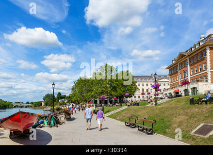 Riverside und Thames Path in der Nähe von Richmond Bridge, Richmond upon Thames, London, England, UK Stockfoto