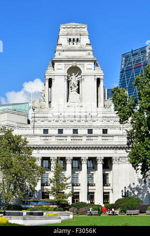 10 Trinity Square ehemaligen HQ der Hafen von London Authority nun Teil das Four Seasons Hotel London und Teil Private Residences England Großbritannien Stockfoto