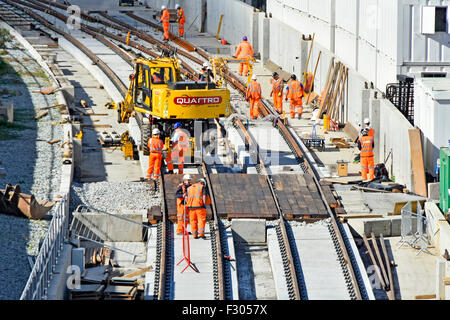 Baustelle Crossrail und Verlegung neuer Bahnschienen Canary Wharf zur Abbey Wood Filiale namens Elizabeth Line neben London Excel London Docklands UK Stockfoto