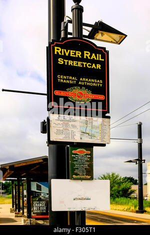 Ein Fluss Schiene Streetcar Stoppschild in zentralen Little Rock Arkansas Stockfoto