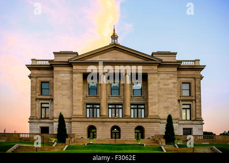 Rück- und Blick auf das Arkansas State Capitol Building befindet sich in Little Rock. Über 16 Jahre ab 1899-1915 gebaut Stockfoto