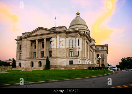 Rück- und Blick auf das Arkansas State Capitol Building befindet sich in Little Rock. Über 16 Jahre ab 1899-1915 gebaut Stockfoto