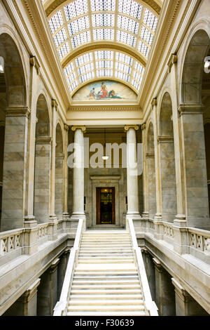 Vermont Marmor Treppe zum House Of Representatives innerhalb der Arkansas State Capitol building in Little Rock Stockfoto