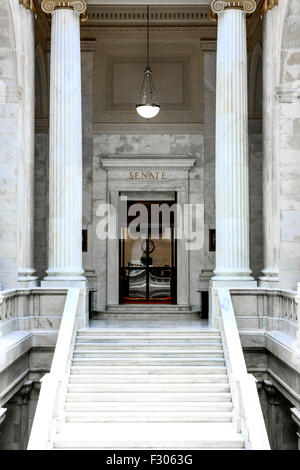 Vermont Marmor Treppe in den Senat im Inneren der Gebäude in Little Rock Arkansas State Capitol Stockfoto