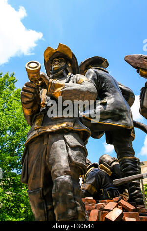 Denkmal von gefallen Feuerwehrleute auf dem Gelände des State Capitol in Little Rock Arkansas Stockfoto