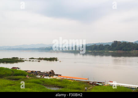 Blick auf den Mekong Fluss nehmen von Chiang Khan, Thailand Stockfoto