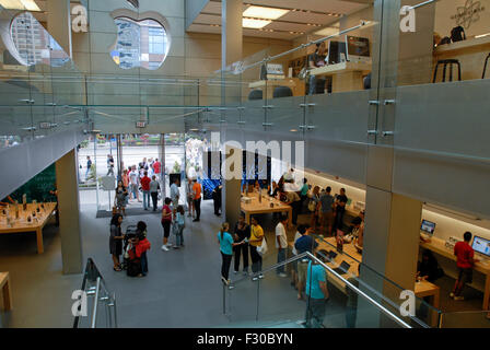 Apple Store auf der Michigan Avenue, Chicago, Illinois Stockfoto