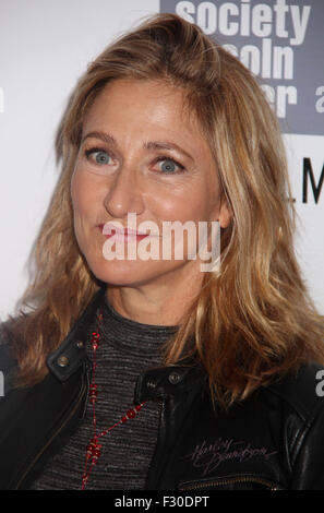 New York, New York, USA. 26. Sep 2015. Schauspielerin EDIE FALCO besucht die Weltpremiere von "The Walk" in der Alice Tully Hall im Lincoln Center statt 2015 New York Film Festival Premiere. Bildnachweis: Nancy Kaszerman/ZUMA Draht/Alamy Live-Nachrichten Stockfoto