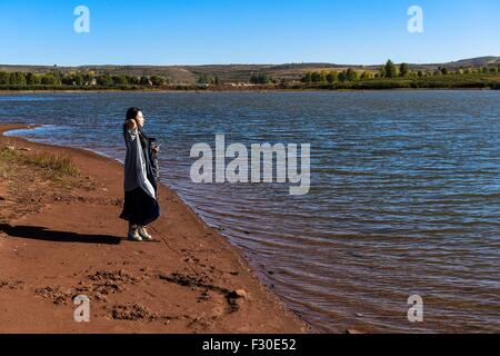 Taiyuan, China Shanxi Provinz. 25. Sep 2015. Eine touristische Enjoies die Landschaft des Luyashan Berges Ningwu Grafschaft, Nord-China Shanxi Provinz, 25. September 2015. © Wang Feifei/Xinhua/Alamy Live-Nachrichten Stockfoto