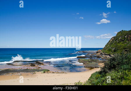 Turimetta Beach, Sydney Vorort von seine NSW Australia.An unsichere Strand zum Schwimmen - starke Strömungen und Untergetauchten Felsen. Stockfoto