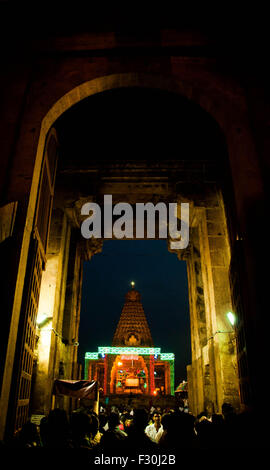 Brihadishvara Tempel, auch Rajarajesvaram oder Peruvudaiyār Kōvil genannt, ist ein Hindu-Tempel, der Shiva gewidmet ist, das in Südufer des Kaveri Flusses liegt Stockfoto