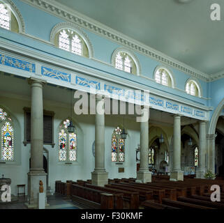 Faversham, Kirche der Hl. Maria von Nächstenliebe, Kent. Dreischiffige Kircheninnere Stockfoto