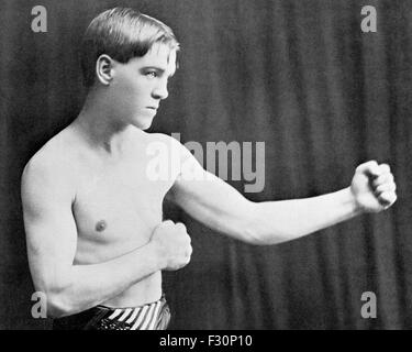 Vintage Foto von US-amerikanischer Boxer "Schrecklichen" Terry McGovern (1880-1918) - Gewinner der WM-Titel im Bantamgewicht sowohl im Federgewicht. McGovern, in Johnstown, Pennsylvania geboren, gilt als eines der größten Leichtgewichte und härtesten Puncher aller Zeiten. Stockfoto