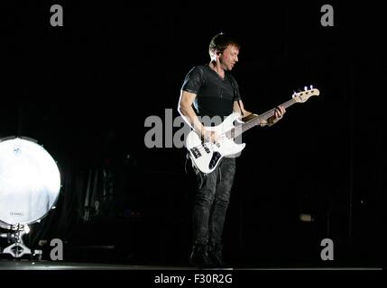 Las Vegas, NV, USA. 26. Sep 2015. Ben McKee von Imagine Dragons in Anwesenheit für 2015 Leben ist schön-Festival - SAT, Downtown, Las Vegas, NV 26. September 2015. Bildnachweis: James Atoa/Everett Collection/Alamy Live-Nachrichten Stockfoto