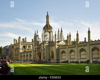 Cambridge, Kings College, Great Court, Bildschirm und zentrale Torhaus Stockfoto
