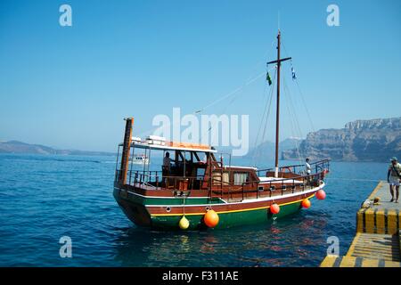 Boot Schiff vor Anker hegte Küste Griechenland-Mykonos Stockfoto