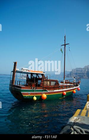 Boot Schiff vor Anker hegte Küste Griechenland-Mykonos Stockfoto