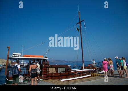 Boot Schiff vor Anker hegte Küste Griechenland-Mykonos Stockfoto