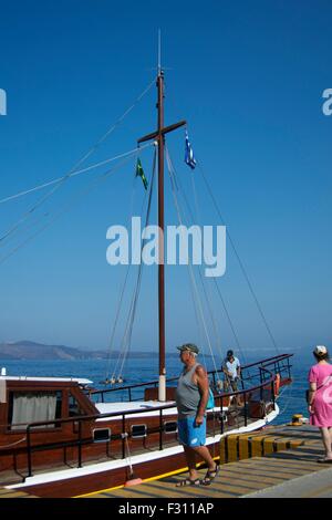 Boot Schiff vor Anker hegte Küste Griechenland-Mykonos Stockfoto