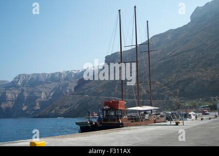 Boot Schiff vor Anker hegte Küste Griechenland-Mykonos Stockfoto