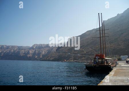 Boot Schiff vor Anker hegte Küste Griechenland-Mykonos Stockfoto