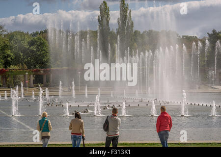 Speienden Brunnen Pergola Centennial Hall Wroclaw Jahrhundertshalle Breslau Max Berg Stockfoto