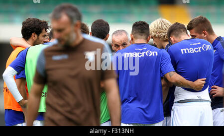 Verona, Italien... 27. Sep, 2015. Lazios Trainer Stefano Pioli blickt in die italienische Serie A Fußballspiel zwischen Verona FC V SS Lazio im Bentegodi Stadion am 27. September 2015 in Verona. Bildnachweis: Andrea Spinelli/Alamy Live-Nachrichten Stockfoto