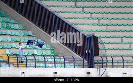 Verona, Italien... 27. Sep, 2015. Der Lazio-Fan in die italienische Serie A Fußballspiel zwischen Verona FC V SS Lazio im Bentegodi Stadion am 27. September 2015 in Verona. Bildnachweis: Andrea Spinelli/Alamy Live-Nachrichten Stockfoto