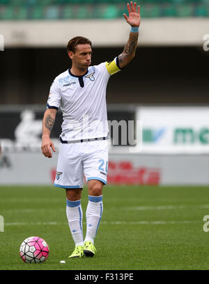 Verona, Italien... 27. Sep, 2015. Lazios Mittelfeldspieler Lucas Biglia Gesten während der italienischen Serie A-Fußball-match zwischen Verona FC V SS Lazio im Bentegodi Stadion am 27. September 2015 in Verona. Bildnachweis: Andrea Spinelli/Alamy Live-Nachrichten Stockfoto