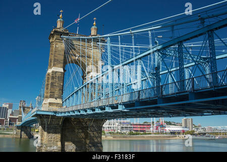 ROEBLING SUSPENSION BRIDGE (© JOHN REOBLING 1867) DOWNTOWN CINCINNATI OHIO USA Stockfoto