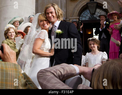 Rush ist ein 2013 biographischen Drama Sportfilm zentriert auf die Rivalität zwischen Formel1-Fahrer James Hunt und Niki Lauda 1976 Formel1 Motorsport-Saison.  Dieses Foto ist nur zu redaktionellen Zwecken und unterliegen dem Copyright von der Filmgesellschaft und/oder der Fotograf von dem Film oder der Firma zugeordnet und kann nur durch Veröffentlichungen im Zusammenhang mit der Förderung der oben genannten Film reproduziert werden. Eine obligatorische Gutschrift auf die Filmgesellschaft ist erforderlich. Der Fotograf sollte auch angerechnet werden, wenn bekannt. Stockfoto