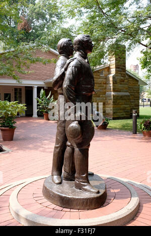 Statue von Joseph Junior. Und Hyrum Smith vor Karthago Gefängnis, Carthage, Illinois Stockfoto