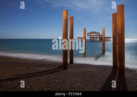 Mondfinsternis Nacht 28. September 2015 in West Pier in Brighton, East Sussex, England. Stockfoto