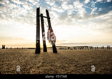 Reste einer alten Pier (Ostanleger) auf der Ostseite der Insel Wangerooge, Deutschland Stockfoto