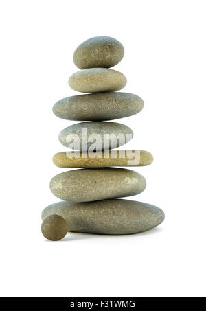 Meer Steinen gestapelten Turm symbolisiert Gleichgewicht Stockfoto