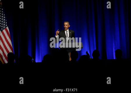 New York, USA. 27. Sep, 2015. US-Präsident Barack Obama spricht bei einer demokratischen nationalen Ausschusses LGTB-Spendenaktion in Gotham Hall in New York, USA, 27. September 2015. Bildnachweis: Dpa picture Alliance/Alamy Live News Stockfoto