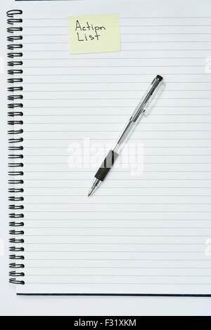 Spiralbindung Notebook Aktion Liste Pen Kugelschreiber Stockfoto