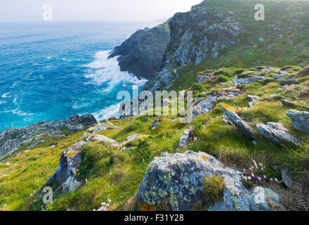 Malerische Bild des felsigen Landzungen und galicischen Küste in Nord-West-Spanien Stockfoto