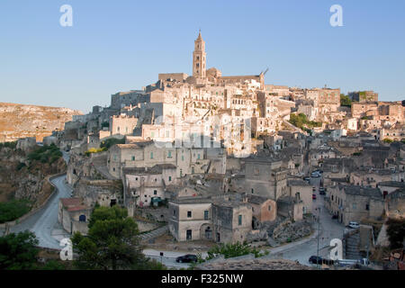 Blick auf den Steinen und die Stadt Matera. Matera ist eine Stadt und eine Provinz in der Region Basilikata, in Süditalien und es Stockfoto